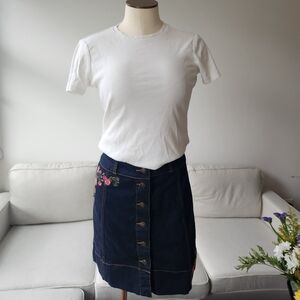 Kate Spade Broome Street Embroidered Denim Skirt in Indigo/Blue Fleur Size 10